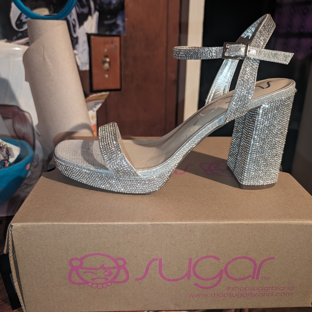 sugar size 9 sparkling silver heels